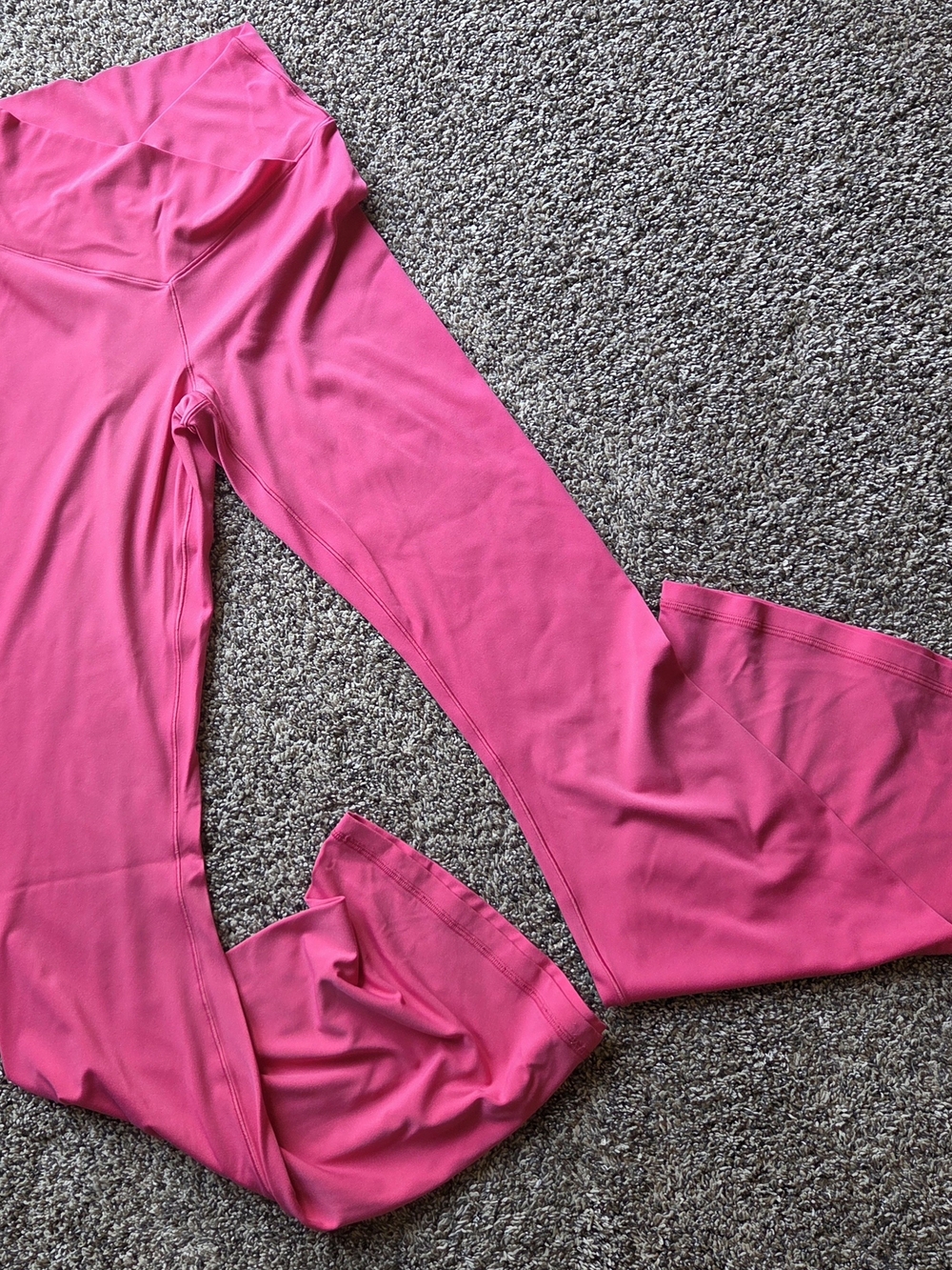 High-Waist Flare Leggings in Bright Pink